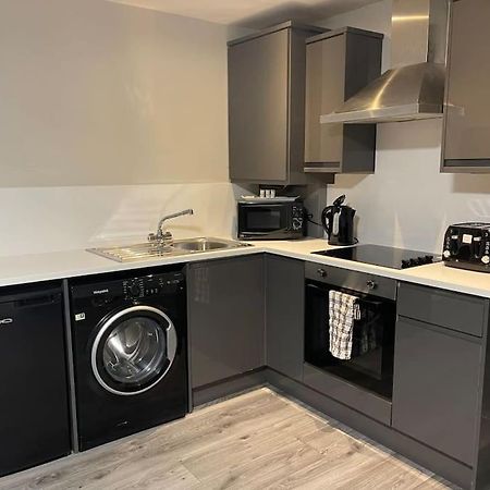 Hosted By Ryan - 2 Bedroom Apartment Liverpool Kültér fotó
